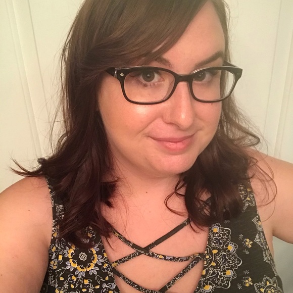 Meet your Posher, Melanie - Picture 2 of 2